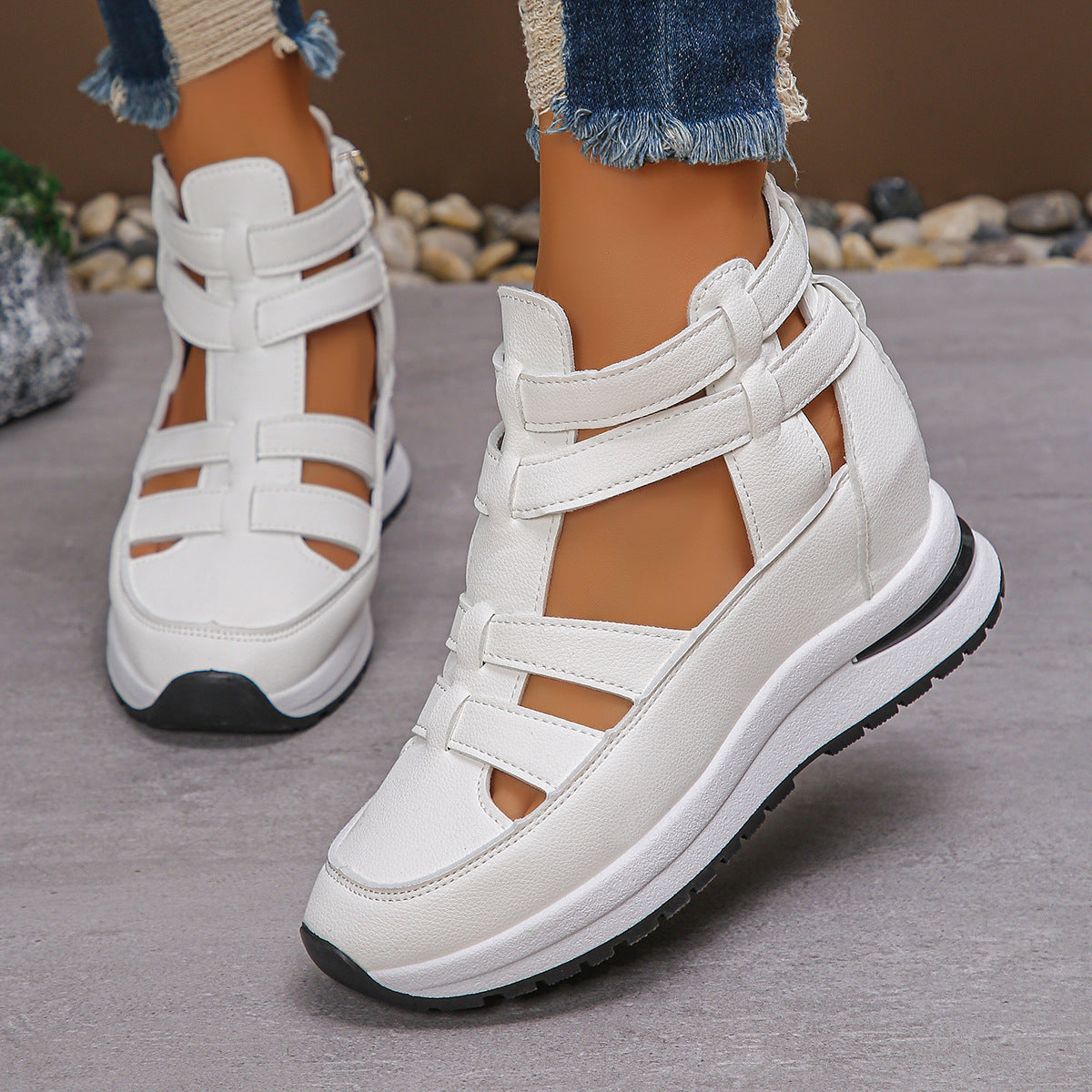 Close-toed Hollow-out Sandals